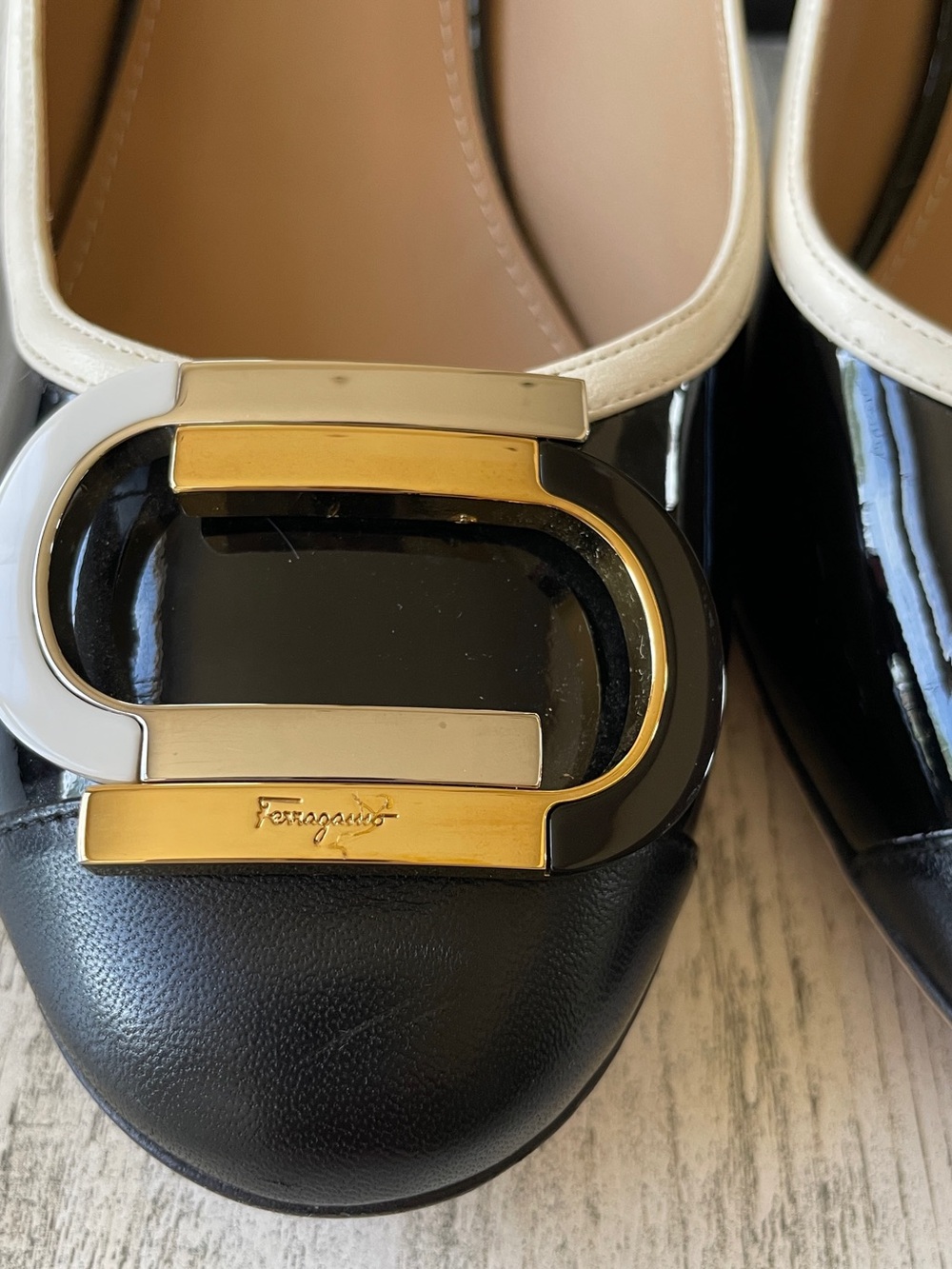 Salvatore Ferragamo Black & White Patent Leather Block Heels Sz 10.5 B - Picture 5 of 11
